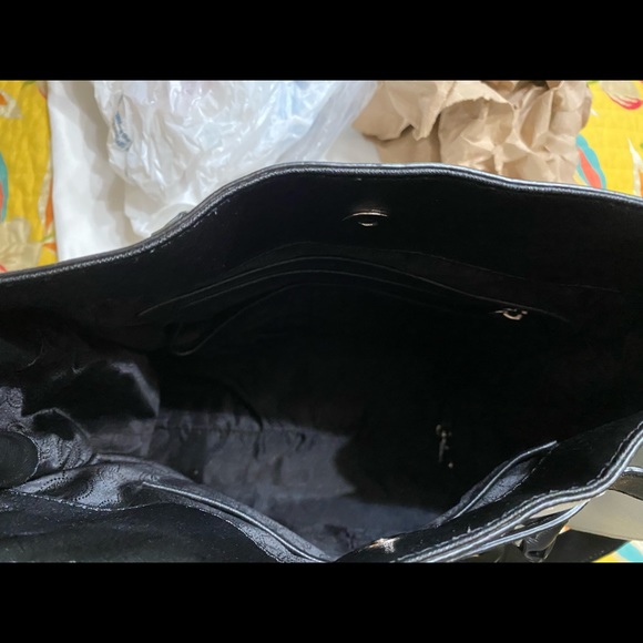 Very Large Michael Kors Tote - Picture 5 of 7